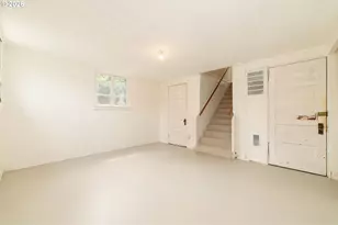 2133 SW Taylors Ferry Rd, Portland, OR 97219 - Photo 24