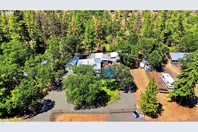 77687 Highway 216, Maupin, OR 97037 - Photo 2
