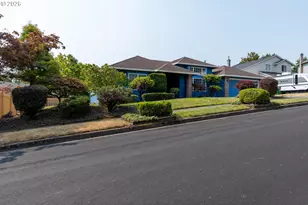 324 SW 28th Ct, Troutdale, OR 97060 - Photo 2