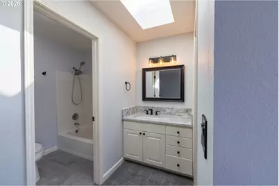 324 SW 28th Ct, Troutdale, OR 97060 - Photo 22
