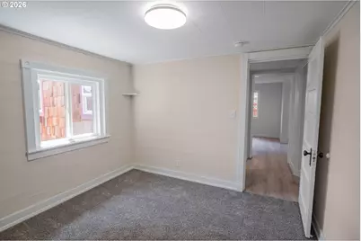 1039 C St, Springfield, OR 97477 - Photo 10