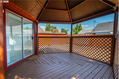 1039 C St, Springfield, OR 97477 - Photo 22