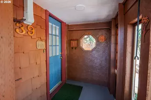 1039 C St, Springfield, OR 97477 - Photo 4