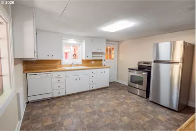 1039 C St, Springfield, OR 97477 - Photo 12
