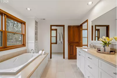 13282 Deerfield Ct, Lake Oswego, OR 97035 - Photo 28