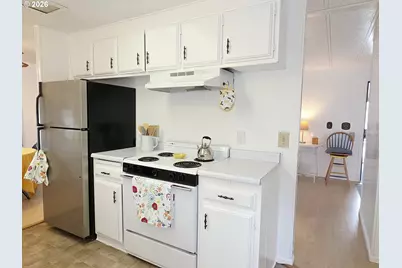 13045 SE Stark St #112, Portland, OR 97233 - Photo 8