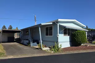 13045 SE Stark St, Portland, OR 97233 - Photo 2