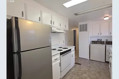 13045 SE Stark St #112, Portland, OR 97233 - Photo 10