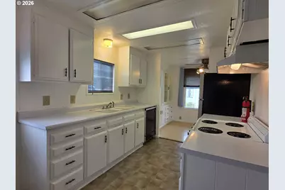 13045 SE Stark St #112, Portland, OR 97233 - Photo 8