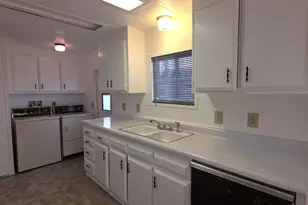 13045 SE Stark St, Portland, OR 97233 - Photo 10