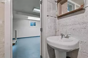 8501 SW 7th Ave, Portland, OR 97219 - Photo 28