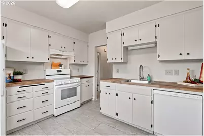 8501 SW 7th Ave, Portland, OR 97219 - Photo 8