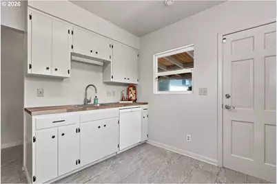8501 SW 7th Ave, Portland, OR 97219 - Photo 10