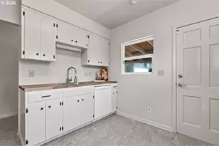 8501 SW 7th Ave, Portland, OR 97219 - Photo 10