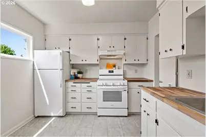 8501 SW 7th Ave, Portland, OR 97219 - Photo 6