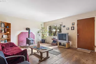 628 W 13th St, Port Orford, OR 97465 - Photo 6