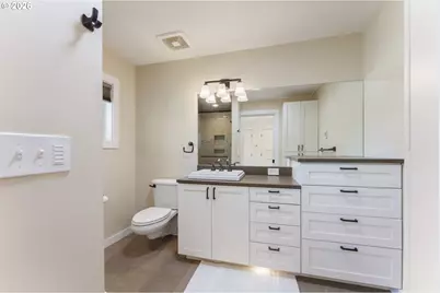 1198 Winsor Ave, North Bend, OR 97459 - Photo 18