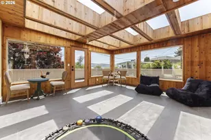 1198 Winsor Ave, North Bend, OR 97459 - Photo 14