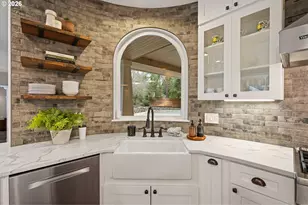 18977 Barton Rd, Lake Oswego, OR 97034 - Photo 8