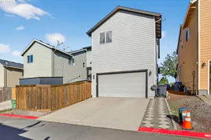 19135 Village Blvd, Sandy, OR 97055 - Photo 36