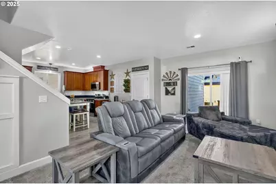 19135 Village Blvd, Sandy, OR 97055 - Photo 6