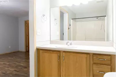 819 N Alexandra Dr, Newberg, OR 97132 - Photo 14