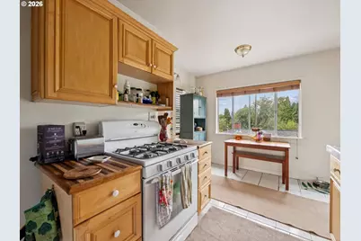 2219 SE 70th Ave, Portland, OR 97215 - Photo 12