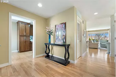 10350 SW Greenleaf Ter, Portland, OR 97224 - Photo 4