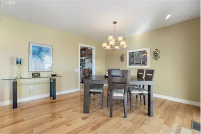 10350 SW Greenleaf Ter, Portland, OR 97224 - Photo 12