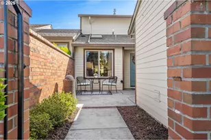 10350 SW Greenleaf Terrace, Portland, OR 97224 - Photo 2