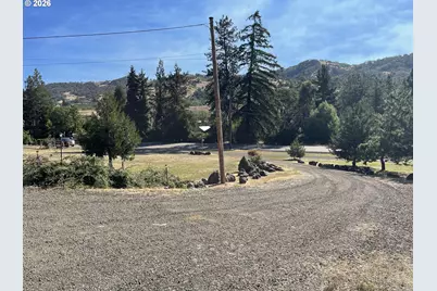 13471 Old Highway 99, Myrtle Creek, OR 97457 - Photo 18