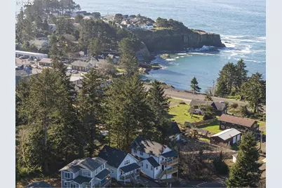 650 NE Lillian Ln, Depoe Bay, OR 97341 - Photo 4