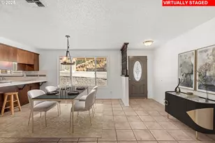 14980 Meadows Rd, White City, OR 97503 - Photo 8