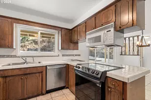 14980 Meadows Rd, White City, OR 97503 - Photo 6