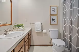 8200 SW Piute Ct, Tualatin, OR 97062 - Photo 38