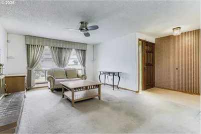 735 SE Hale Pl, Gresham, OR 97080 - Photo 4