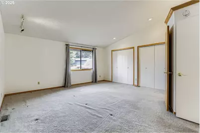 735 SE Hale Pl, Gresham, OR 97080 - Photo 12