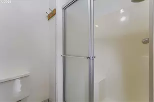 735 SE Hale Pl, Gresham, OR 97080 - Photo 16