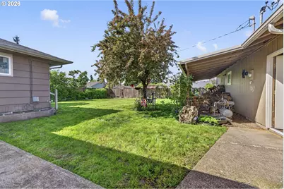 114 Hayden Bridge Way, Springfield, OR 97477 - Photo 8