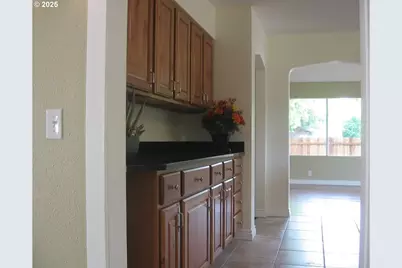 12025 SW 9th St, Beaverton, OR 97005 - Photo 8