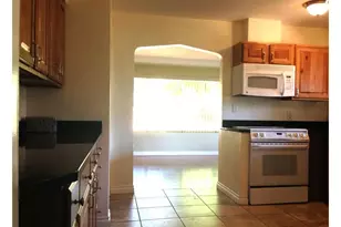 12025 SW 9th St, Beaverton, OR 97005 - Photo 6