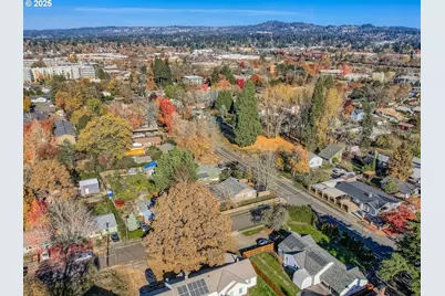 12025 SW 9th St, Beaverton, OR 97005 - Photo 20