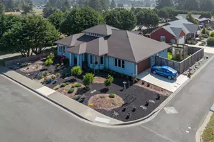 557 Shearwater Cir, Bandon, OR 97411 - Photo 34
