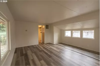 5355 River Rd N, Keizer, OR 97303 - Photo 14