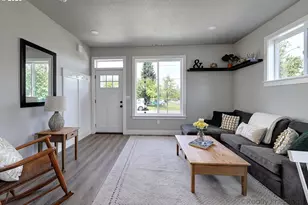 5406 N Cecelia St, Portland, OR 97203 - Photo 2