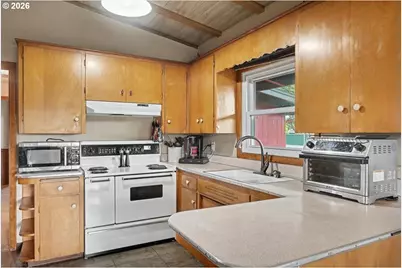 404 36th Ave NE, Salem, OR 97301 - Photo 10