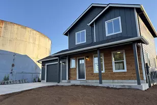 1001 NW Kindness Ct, Willamina, OR 97396 - Photo 16