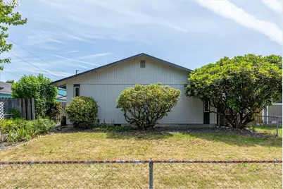 360 24th Ave, Longview, WA 98632 - Photo 2