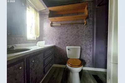 3668 Joseph St, Roseburg, OR 97470 - Photo 6