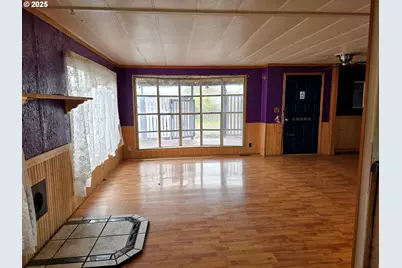 3668 Joseph St, Roseburg, OR 97470 - Photo 2